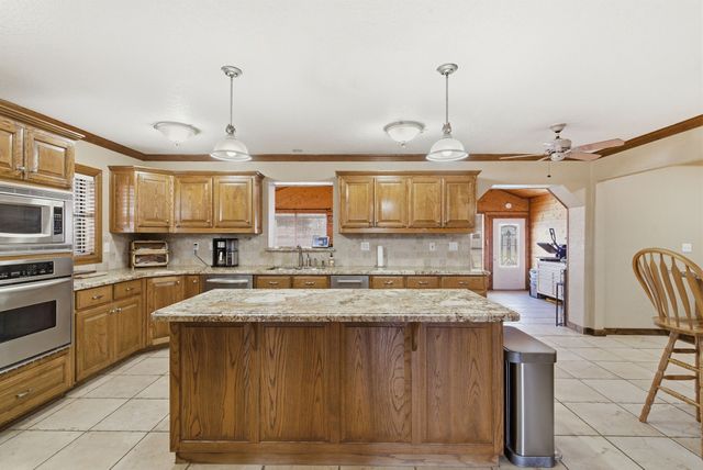 111 Mustang, Graham, TX 76450