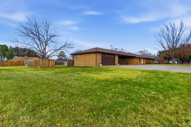 111 Mustang, Graham, TX 76450