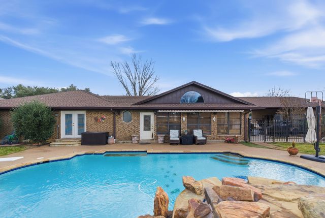 111 Mustang, Graham, TX 76450