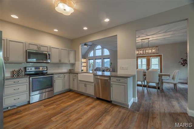 890 Silver Fox Ridge Drive, Innsbrook, MO 63390