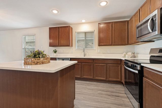 9010 Cloudveil Drive, Arlington, TX 76002