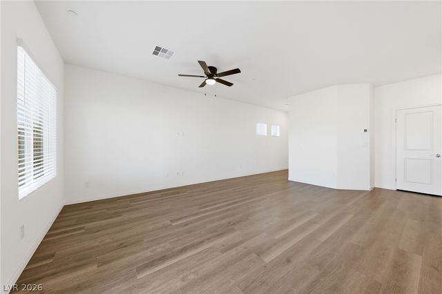 534 Red Lovebird Avenue, Henderson, NV 89011