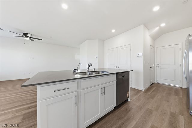 534 Red Lovebird Avenue, Henderson, NV 89011