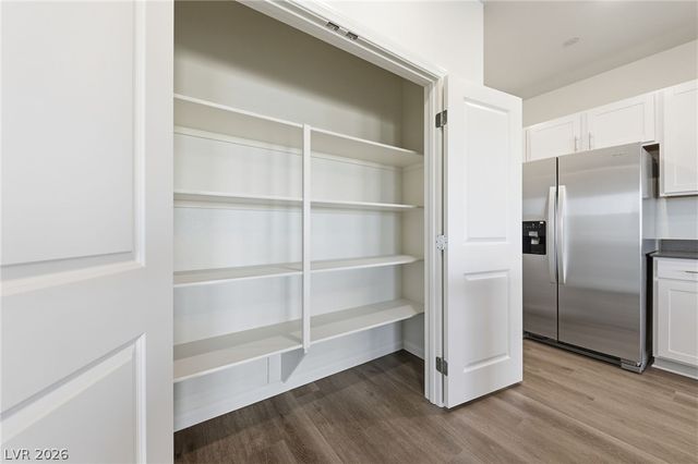 534 Red Lovebird Avenue, Henderson, NV 89011