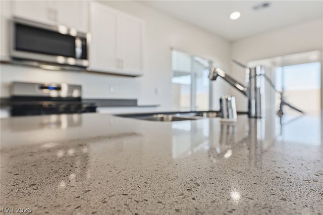 534 Red Lovebird Avenue, Henderson, NV 89011