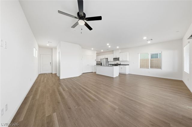 534 Red Lovebird Avenue, Henderson, NV 89011