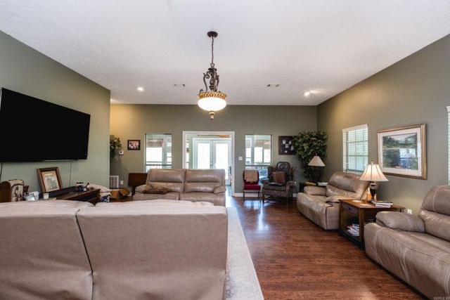 48 Lakeshore Drive, Conway, AR 72032