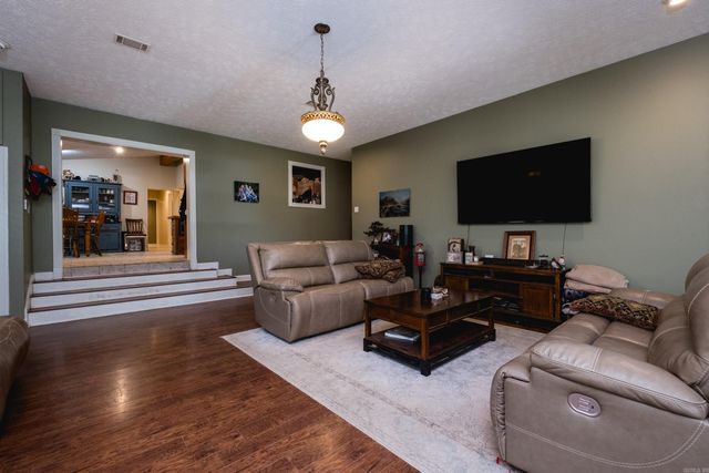 48 Lakeshore Drive, Conway, AR 72032