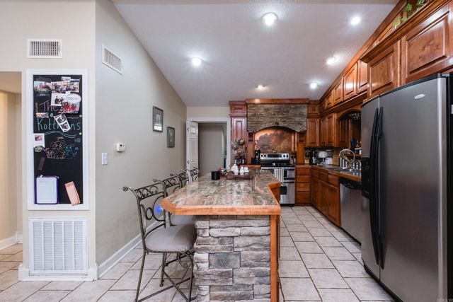 48 Lakeshore Drive, Conway, AR 72032