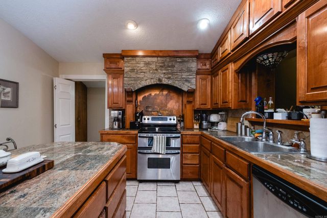 48 Lakeshore Drive, Conway, AR 72032