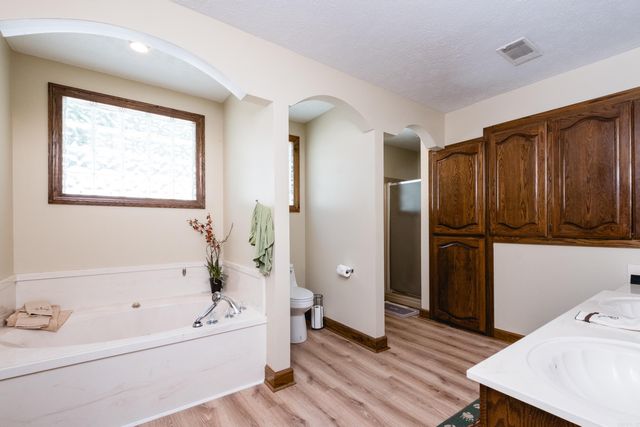 48 Lakeshore Drive, Conway, AR 72032