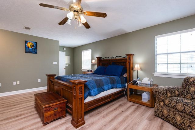 48 Lakeshore Drive, Conway, AR 72032