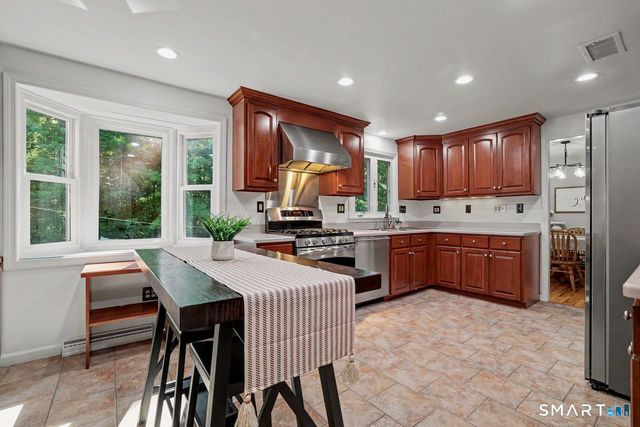 50 Stage Coach Lane, Newington, CT 06111