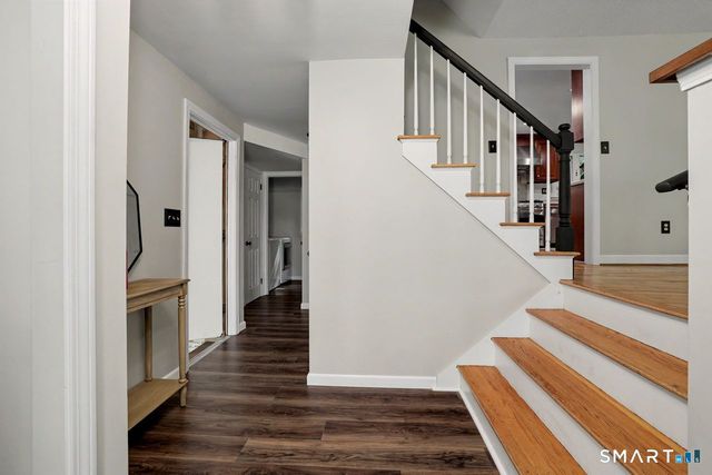 50 Stage Coach Lane, Newington, CT 06111
