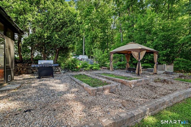 50 Stage Coach Lane, Newington, CT 06111