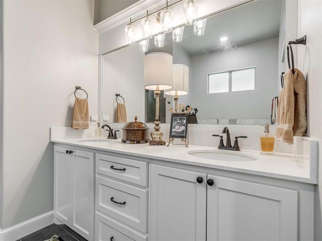 1055 Lucas Way, Newcastle, OK 73065