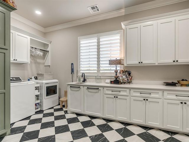 1055 Lucas Way, Newcastle, OK 73065