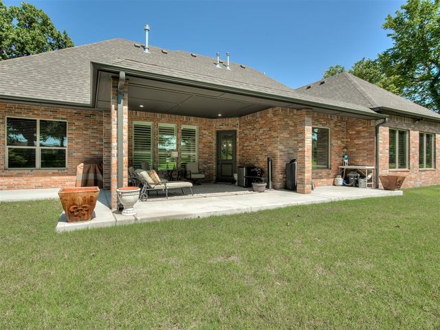 1055 Lucas Way, Newcastle, OK 73065