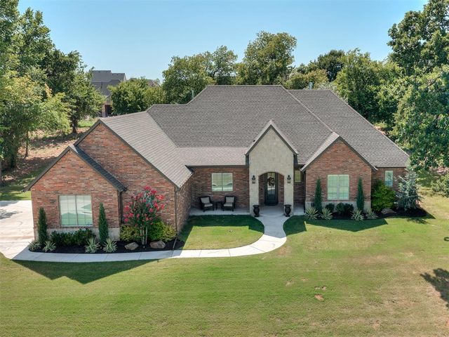 1055 Lucas Way, Newcastle, OK 73065