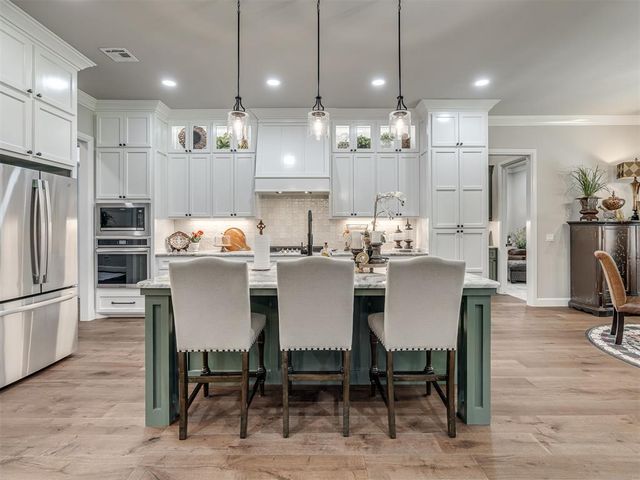 1055 Lucas Way, Newcastle, OK 73065