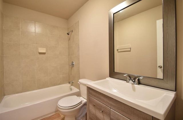 6634 Tuskegee St Street, Houston, TX 77091