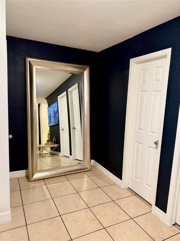 6634 Tuskegee St Street, Houston, TX 77091