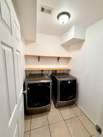 6634 Tuskegee St Street, Houston, TX 77091