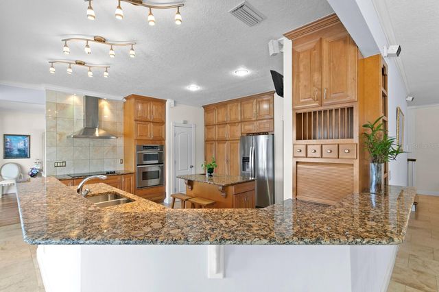 13548 LAKE MAGDALENE DRIVE, Tampa, FL 33613