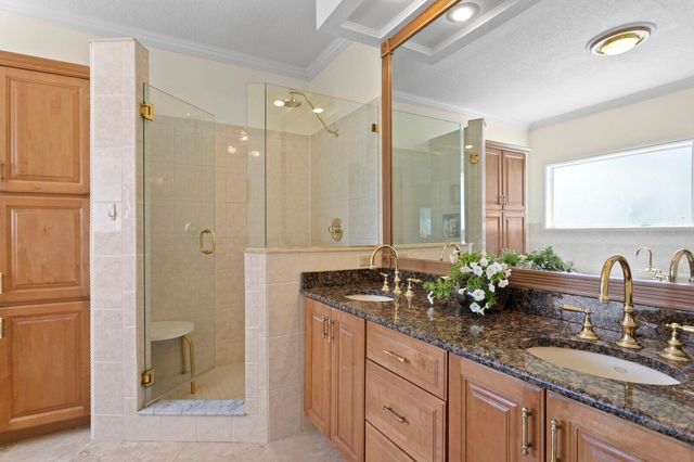 13548 LAKE MAGDALENE DRIVE, Tampa, FL 33613