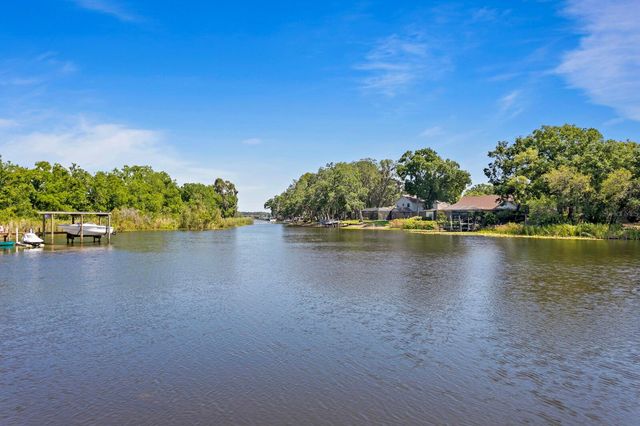 13548 LAKE MAGDALENE DRIVE, Tampa, FL 33613