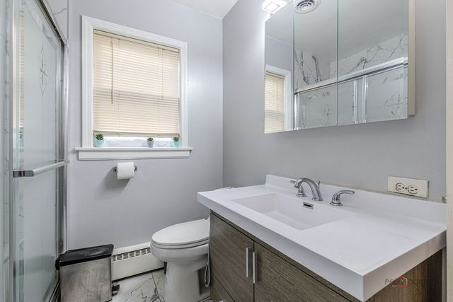 1195 Jeanette Street, Des Plaines, IL 60016