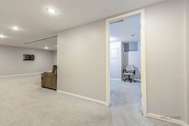 1195 Jeanette Street, Des Plaines, IL 60016