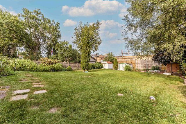 1195 Jeanette Street, Des Plaines, IL 60016
