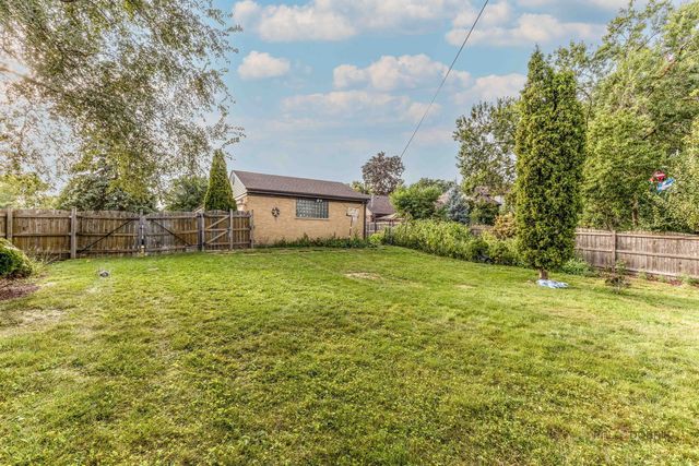 1195 Jeanette Street, Des Plaines, IL 60016