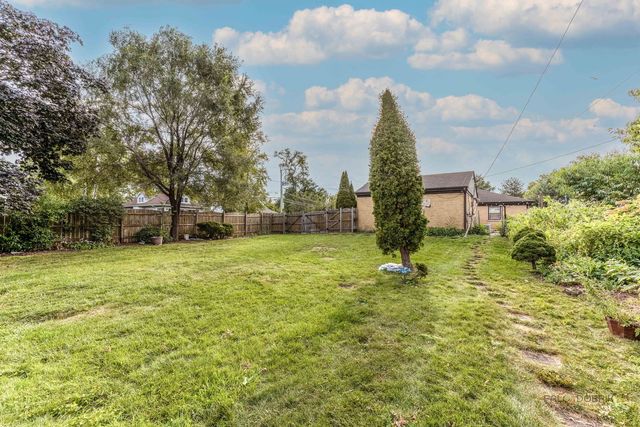 1195 Jeanette Street, Des Plaines, IL 60016