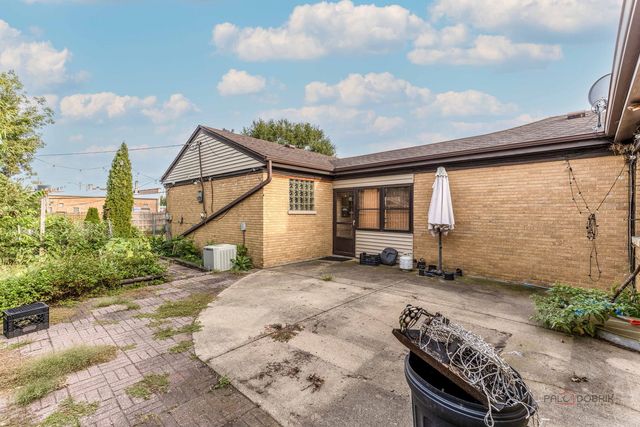 1195 Jeanette Street, Des Plaines, IL 60016