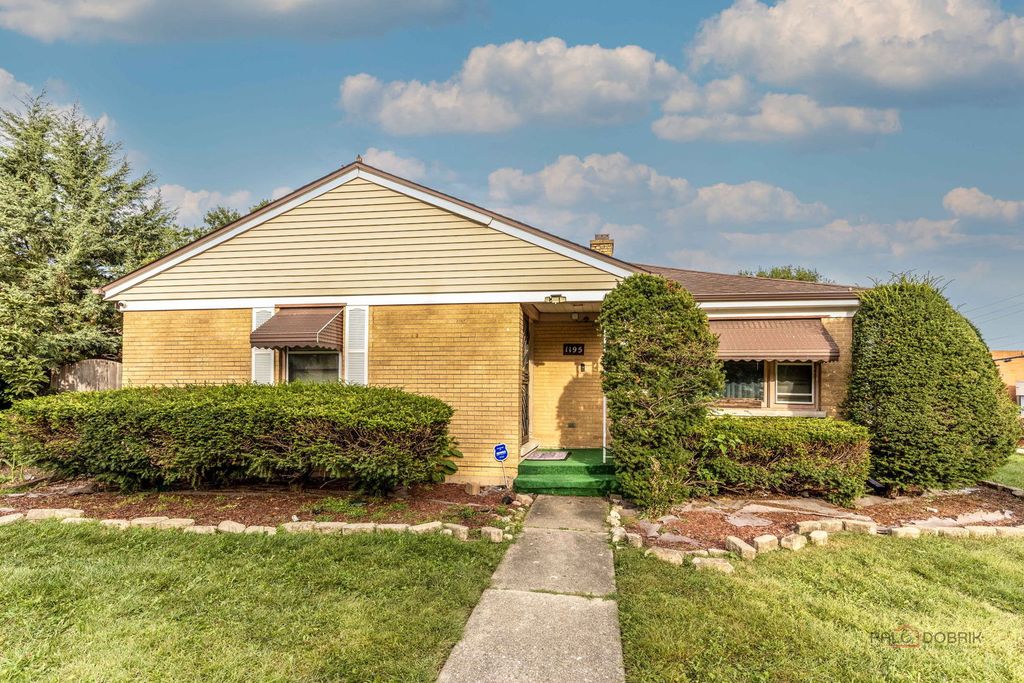 1195 Jeanette Street, Des Plaines, IL 60016