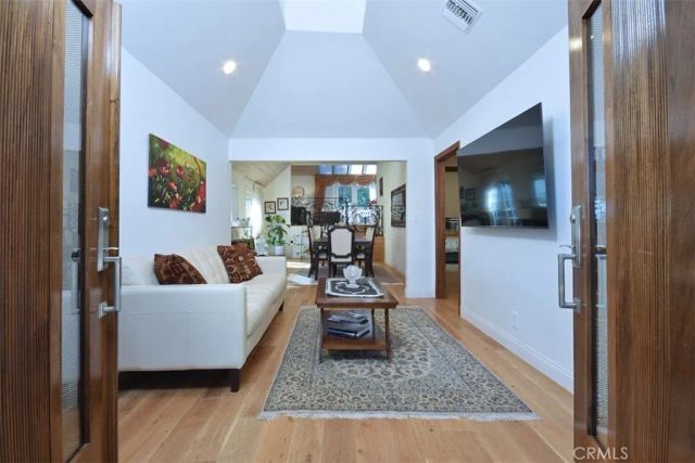 15128 Valley Vista Boulevard, Sherman Oaks, CA 91403