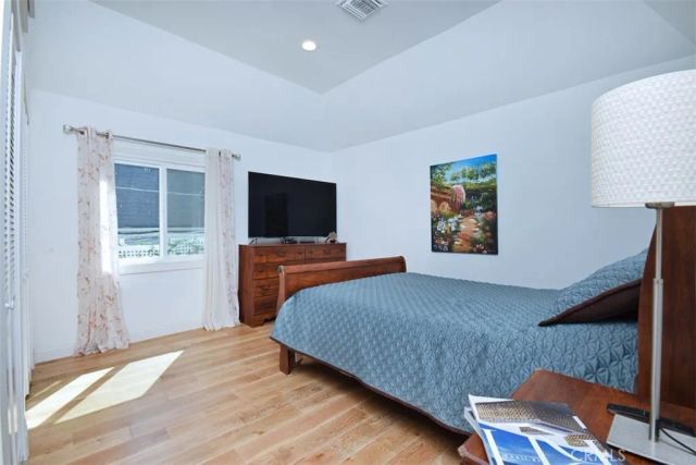 15128 Valley Vista Boulevard, Sherman Oaks, CA 91403