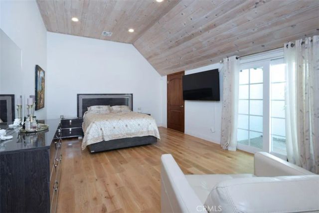 15128 Valley Vista Boulevard, Sherman Oaks, CA 91403