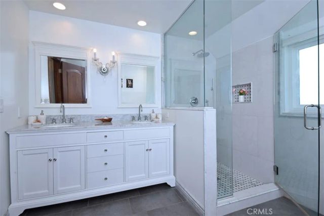 15128 Valley Vista Boulevard, Sherman Oaks, CA 91403