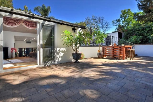 15128 Valley Vista Boulevard, Sherman Oaks, CA 91403