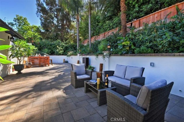 15128 Valley Vista Boulevard, Sherman Oaks, CA 91403