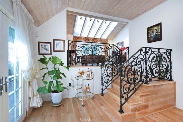 15128 Valley Vista Boulevard, Sherman Oaks, CA 91403