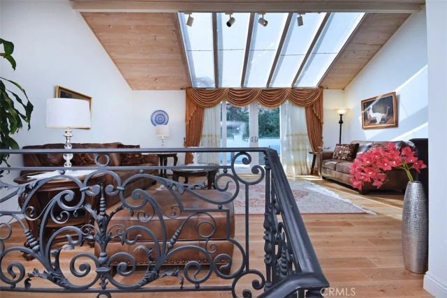 15128 Valley Vista Boulevard, Sherman Oaks, CA 91403