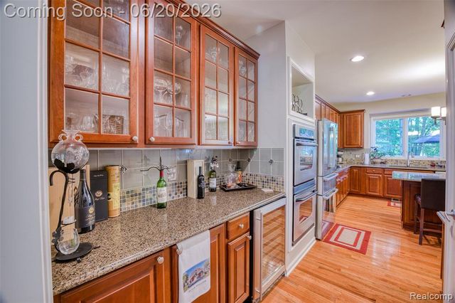 1306 Legacy Court, Canton, MI 48187