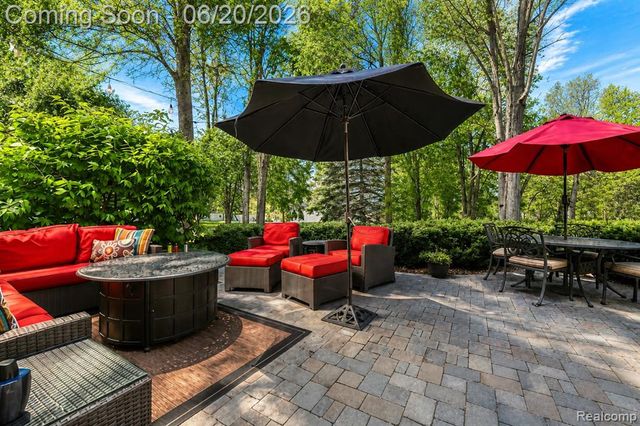 1306 Legacy Court, Canton, MI 48187