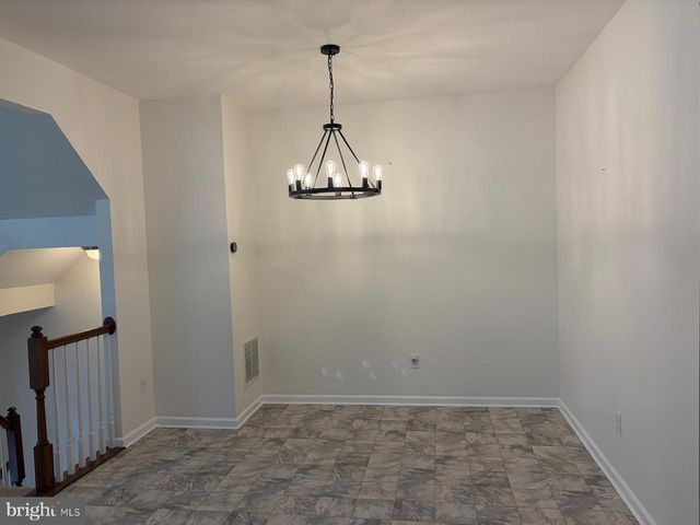 371 LATROBE DR, Newark, DE 19702