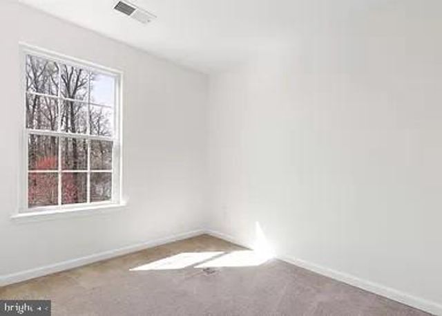 371 LATROBE DR, Newark, DE 19702