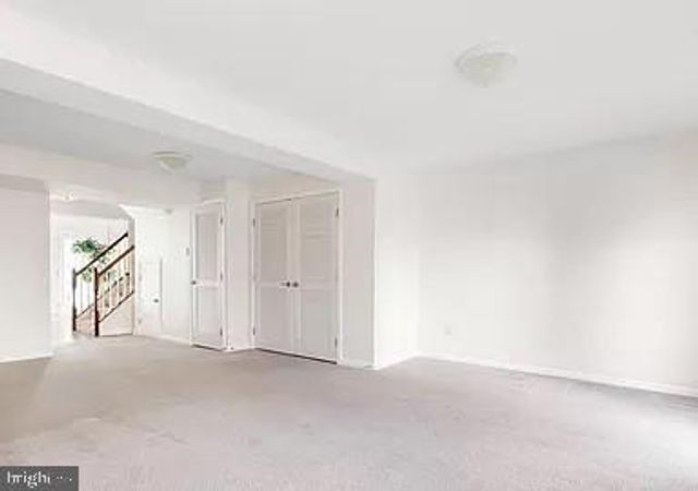 371 LATROBE DR, Newark, DE 19702